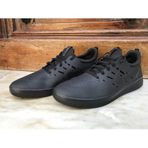 nike sb negras
